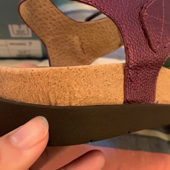 ⭐️ Revitalign women’s 7 purple Excursion sandals NWT - Picture 7 of 9